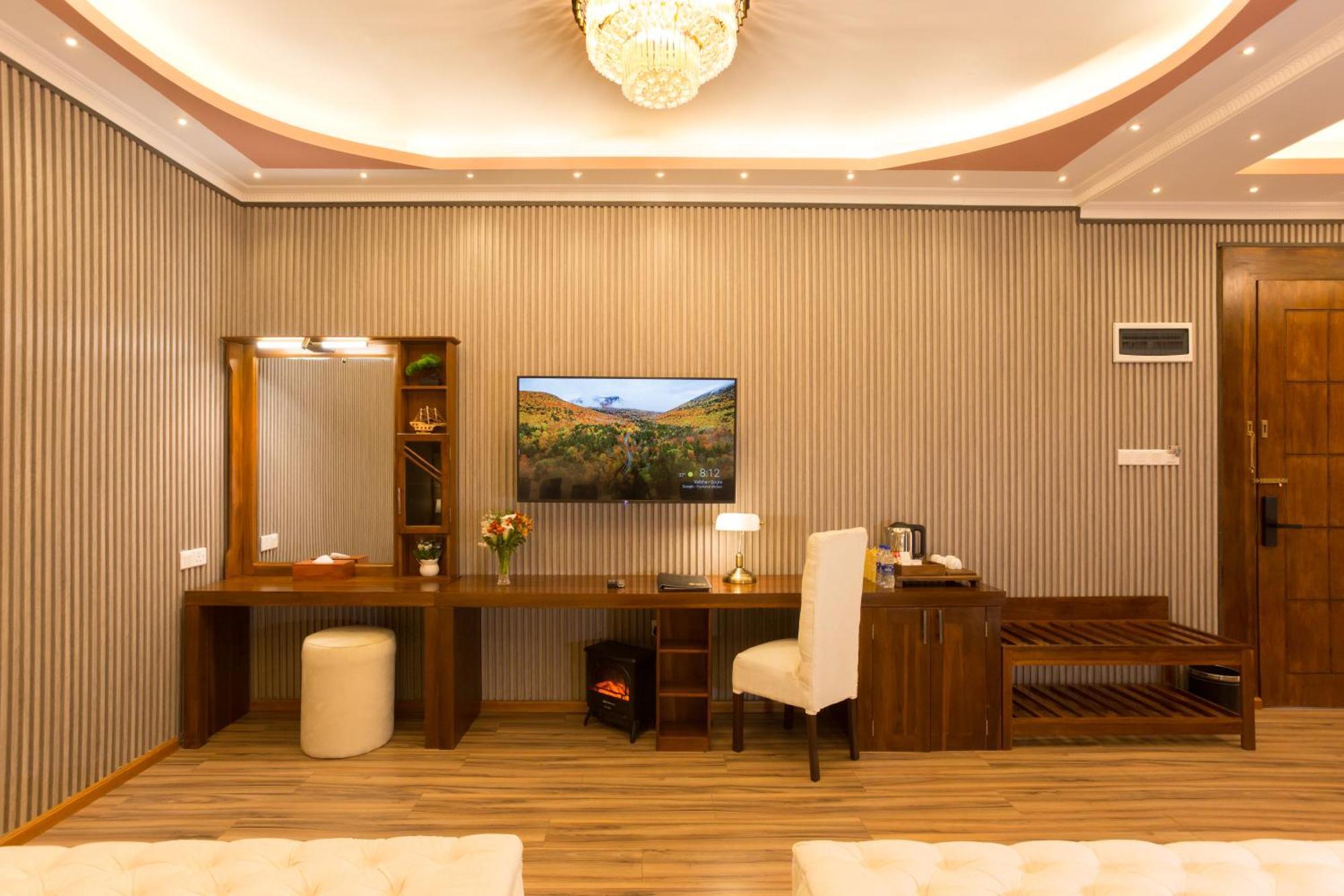Hotel Grand Turf By Gsp Нувара-Елія Екстер'єр фото