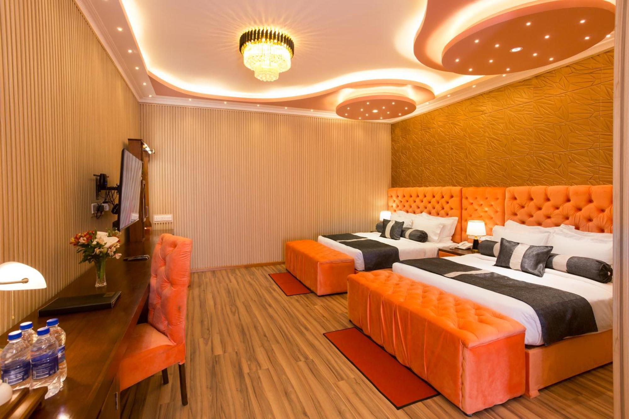 Hotel Grand Turf By Gsp Нувара-Елія Екстер'єр фото